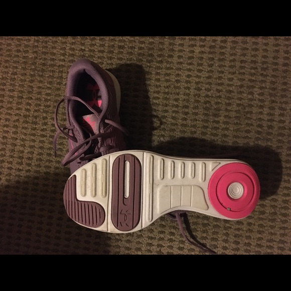 Unworn running shoes - Picture 2 of 2
